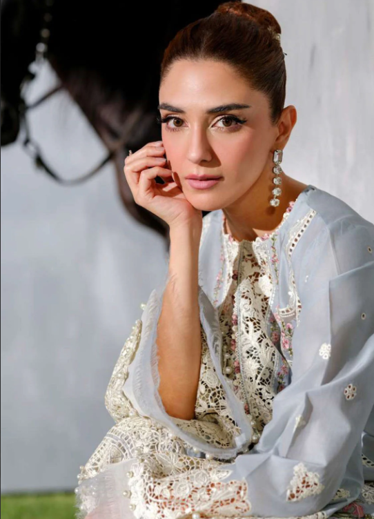 Elaf Embroidered Lawn 3 Piece Unstitched Suit EF25LV2 D-ELH-7B ISSABEL