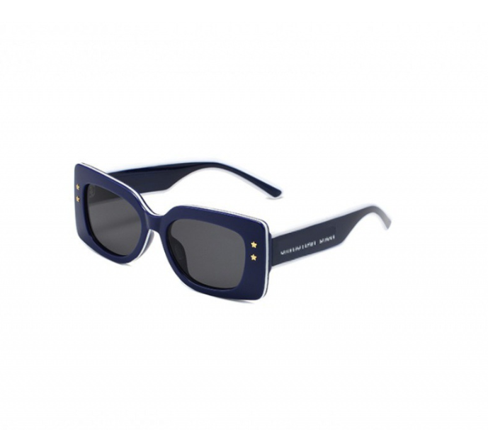 Trendy Square Frame Sunglasses with Gold Star Detail